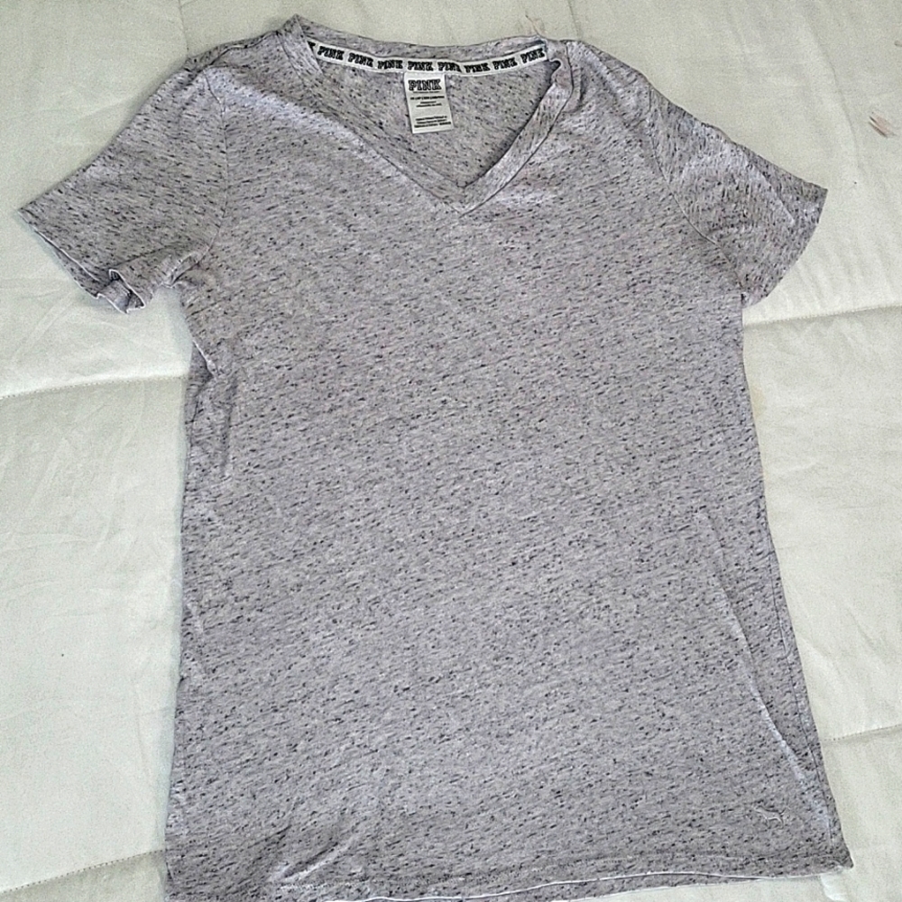 Women's shirt sleeve V-neck